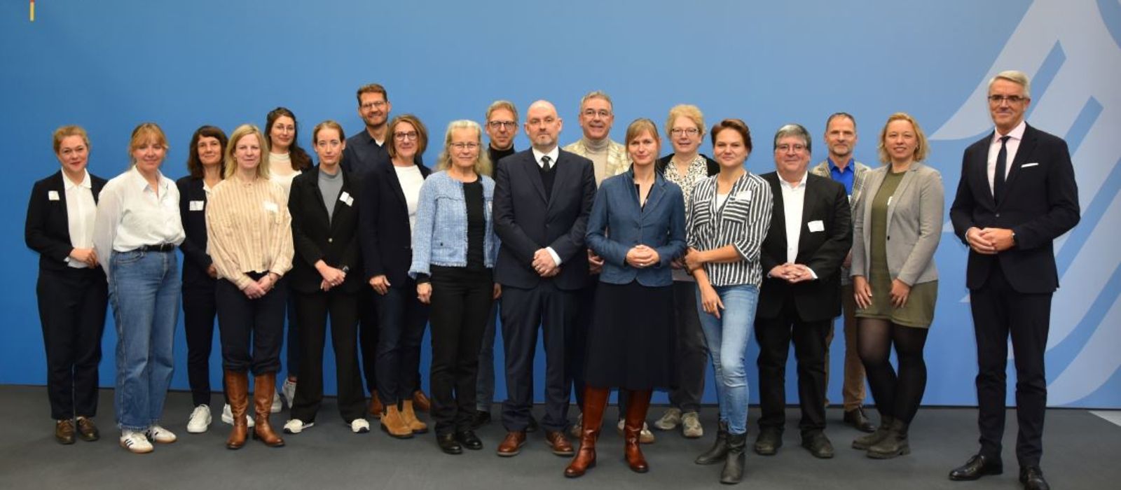 Gruppenfoto mit Staatssekretär Ingo Behnel